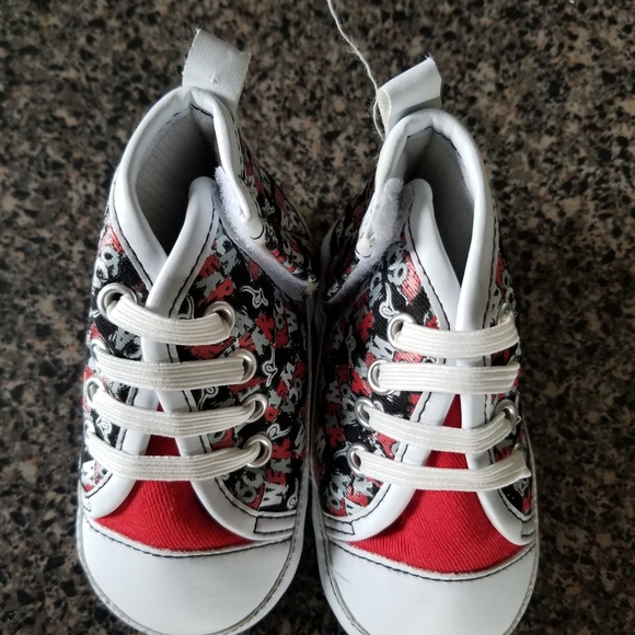 Baby shoes - Picture 3 of 3